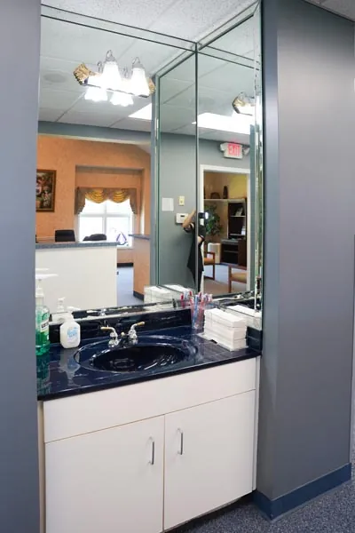 sink at Conyers Family Dentist where Dr. Nguyen assesses patient's teeth brushing 